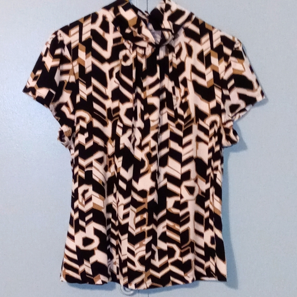 Violet & Claire Black and Gold Geometric Blouse
